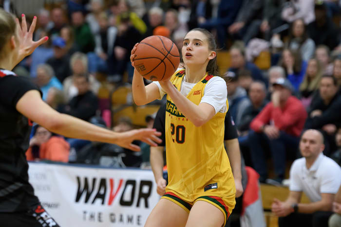 2023-4-2-WAVOR-Girls-GAME-2631-NR-clear